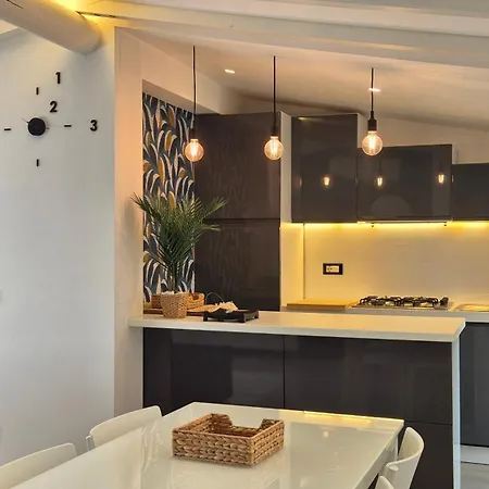 度假居 Piccola Casa Con Giardino 圣雷默
