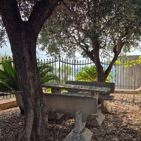 Nyaraló Piccola Casa Con Giardino *