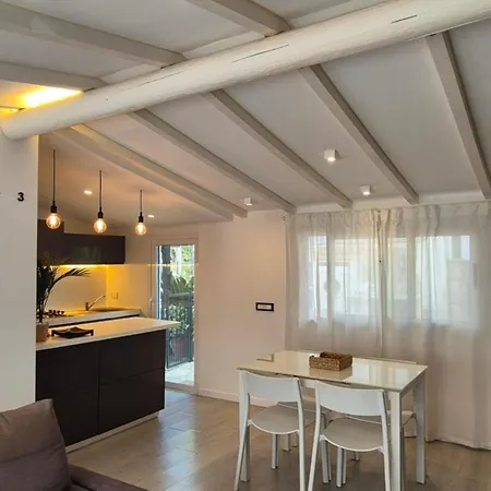 Nyaraló Piccola Casa Con Giardino