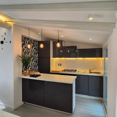 Piccola Casa Con Giardino 度假居 *