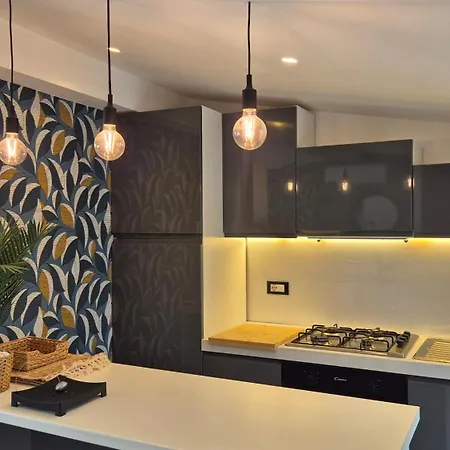 Piccola Casa Con Giardino