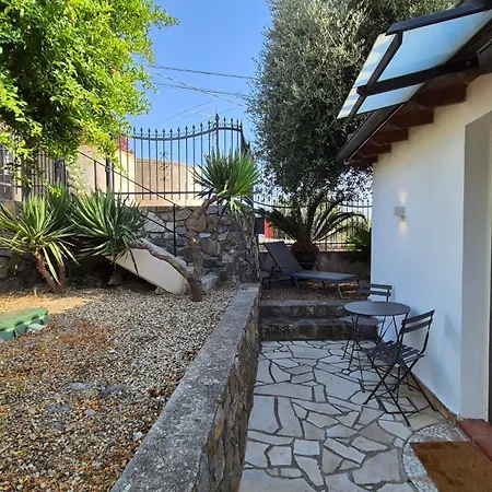 Piccola Casa Con Giardino Sanremo