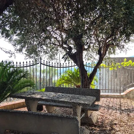 Piccola Casa Con Giardino Dom wakacyjny San Remo