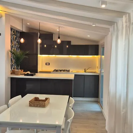 Piccola Casa Con Giardino Sanremo