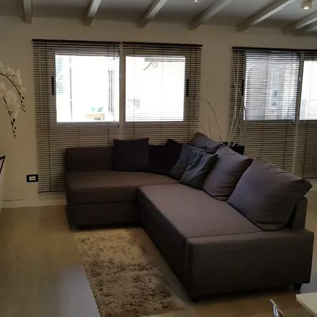 Piccola Casa Con Giardino Σαν Ρέμο