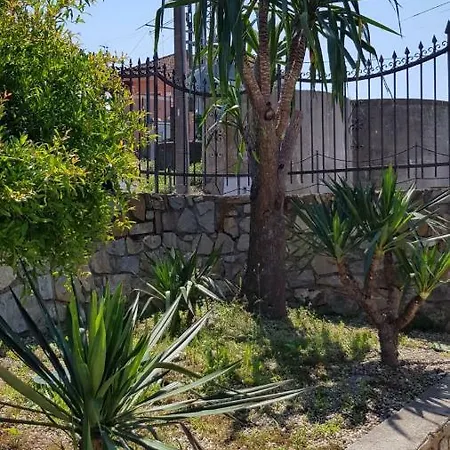 Piccola Casa Con Giardino San Remo