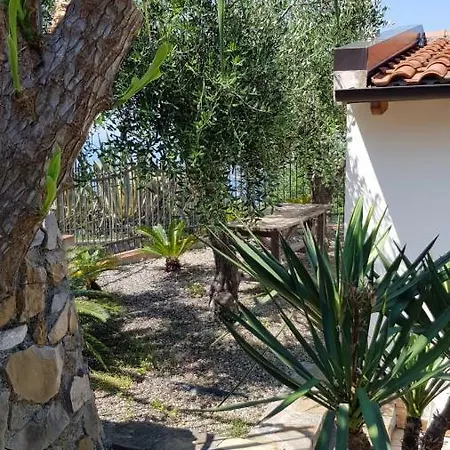 Σπίτι διακοπών Piccola Casa Con Giardino Σαν Ρέμο